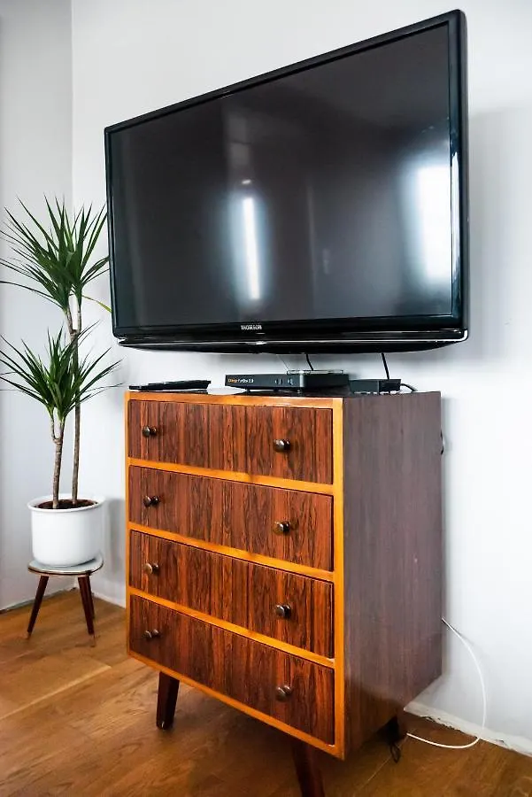 Solec Colourful Vistula Apartment ワルシャワ