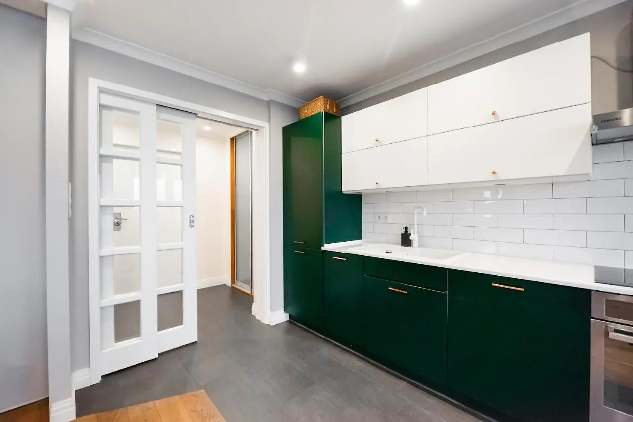 Solec Colourful Vistula Apartment ワルシャワ 0*,  ポーランド